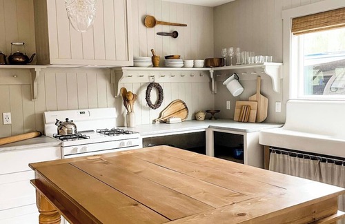 Ashland Casa | Serene Family, Cottage-minutes to Downtown