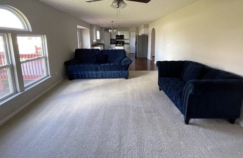 Lewis Center Casa | Serene Family vacation home close to city