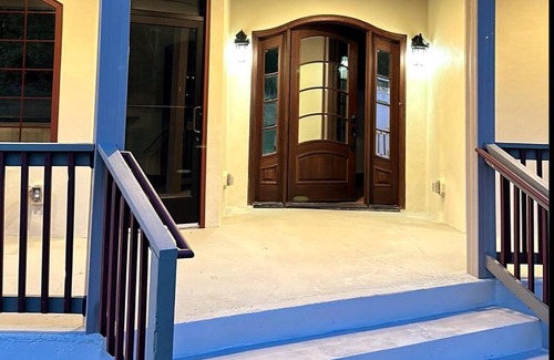 Albrightsville Villa | Serene Haven-An Exotic Villa with Hot Tub