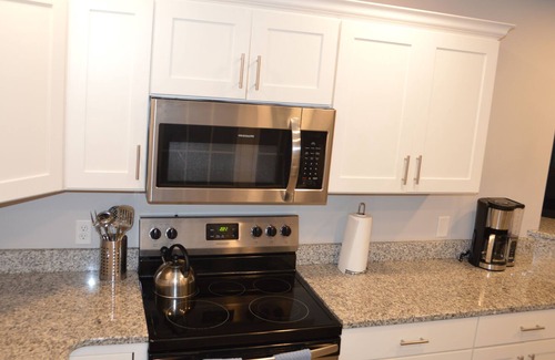 Allen Casa | Serene home in natural location and mins from MD beach!