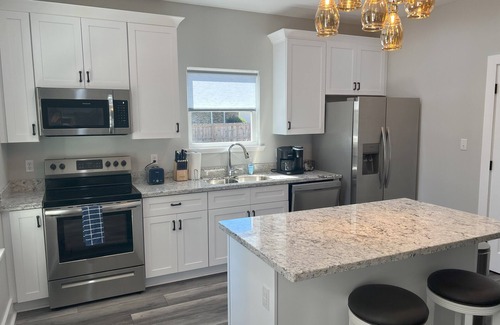 McNeill Cabaña | Serene lakefront cottage
