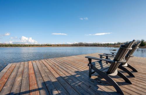 Miller Lake Casa | Serene Lakefront Retreat Explore & Unwind