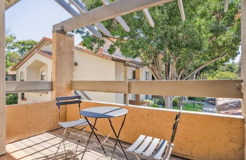 Shoreline West Apartamento | Serene Mountain View 1BR w/ W/D, Pool & Gym, near Safeway, by Blueground