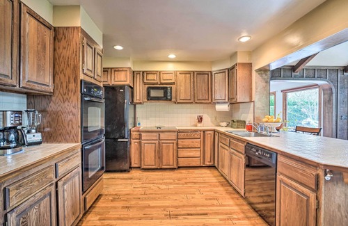 Grants Pass Casa | Serene Riverfront Escape w/ Hot Tub & Views!