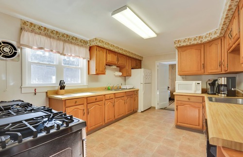 Saxton Casa | Serene Saxton Lodge: 7 Mi to Lake Raystown!
