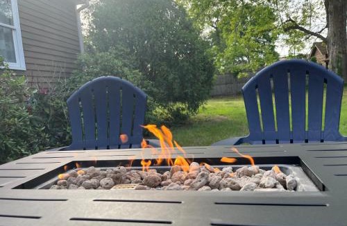 Cape May Court House Casa | Serene single story, Grill, Fire Pit, fenced yard and Pet friendly stay