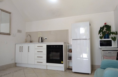 North Fremantle Apartamento | Serene Studio Guesthouse next to Swan River & walking distance to Leighton Beach