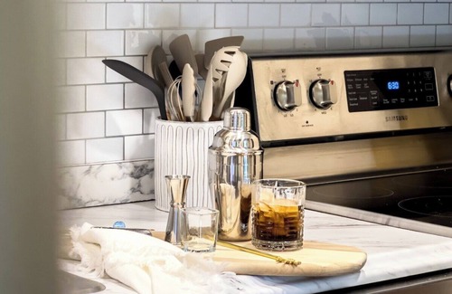 Arlington Chalet De Esquí | Serene & Stylish Chalet ~HOT TUB ~ near Manchester ~ Pet-friendly