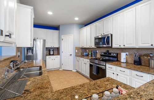 Cibolo Casa | Serene Views~Ideal For Long Stays~Heated Pool
