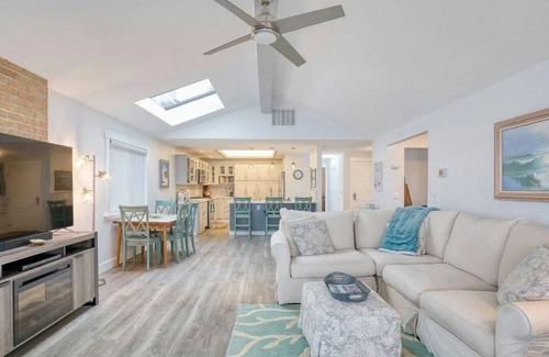 Blaine Casa | Serene Waterfront Retreat