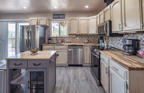 Copperopolis Casa | Serenity at the Lake for Large Family