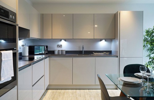 London Borough of Hounslow Apartamento | Serenity by the Water 3 bedroom London