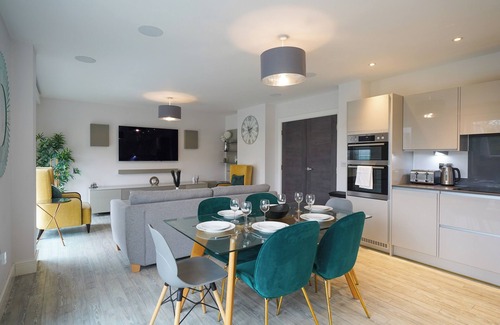 London Borough of Hounslow Apartamento | Serenity by the Water 3 bedroom London