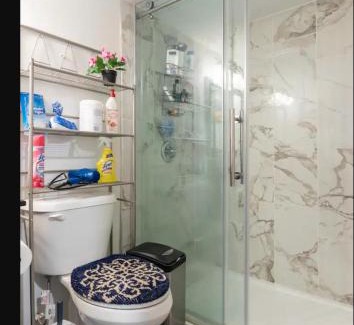 Aylmer Apartamento | Serenity & memorable Cozy Lower Level Apartment Room in TownHouse Private Entrance