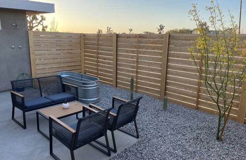 Landers Casa | Serenity Now / Spa+Outdoor Shower+Hammocks+RV h/up