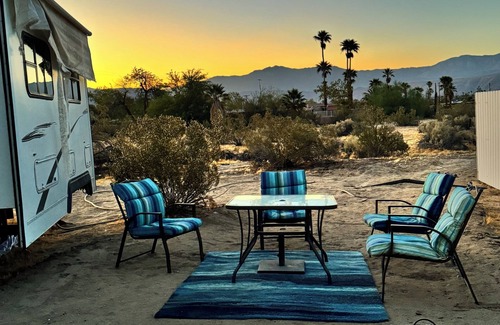 Borrego Springs Casa | Serenity Oasis 5th Wheel Camper trailer