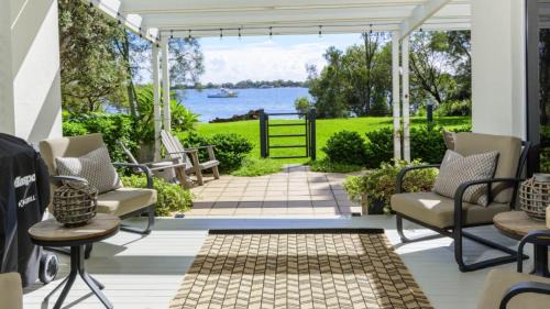 Sandstone Point Casa | 'serenity On Spinnaker'