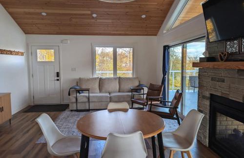 Central Alberta Casa | Serenity on the Vista's Point at Lac La Nonne