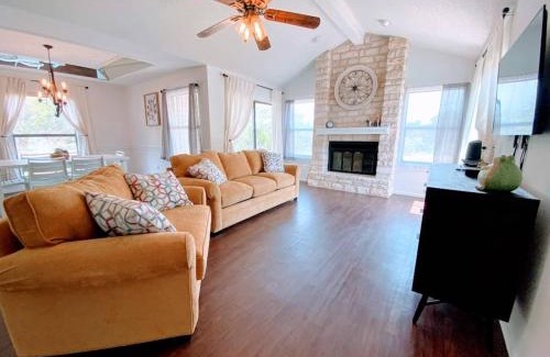 Highland Lake Estates Casa | Serenity Retreat, Escape The City, Nature, Lake