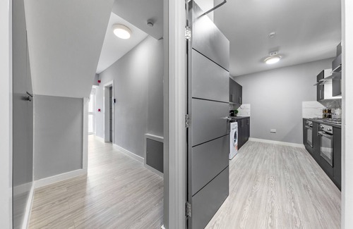 Feltham West Apartamento | Serviced Ensuite Room Feltham Heathrow London Tw13