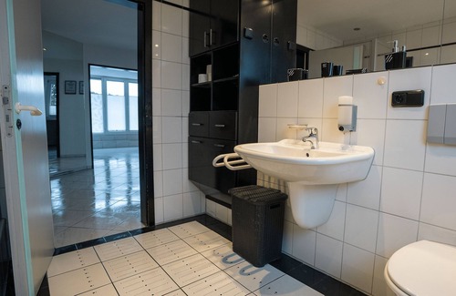 Alt-Rentfort Apartamento | Serviceroom24 - Space in Gladbeck WLAN - Smart-TV - 24-7 check-in and kitchen
