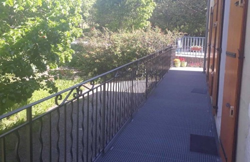 Cornillon-sur-lʼOule Apartamento | Conjunto de 3 estudios renovados e insonorizados en el Oule Valley Inn