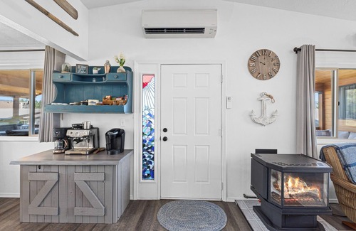 Davenport Casa | Seven Bays Family Beach Getaway, come enjoy Lake Roosevelt all year round!