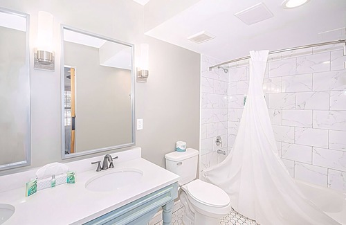 Tallahassee Hotel | Seven Hills Suites I-10