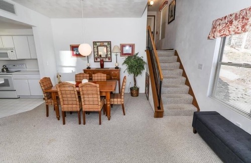 Seven Springs Condominio | Seven Springs Stonegate 2 Bedroom Deluxe Condo, Ski-In/Out, Sleeps 8! by RedAwning - Save 10% on 3 Nights, 15% on 5 Nights!