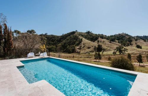 Yarrabin Casa | Seven Tree Hill - An Enchanting Family Homestead