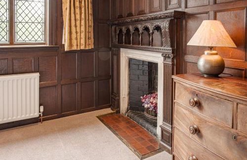 Severn Stoke Casa | Severn End - 15th Century Manor House!
