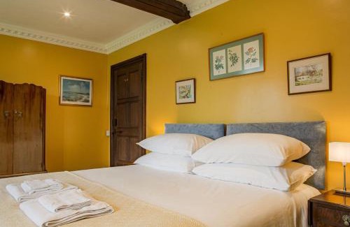 Severn Stoke Casa | Severn End - 15th Century Manor House!
