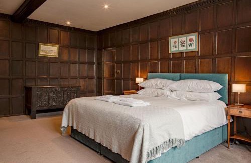 Severn Stoke Casa | Severn End - 15th Century Manor House!