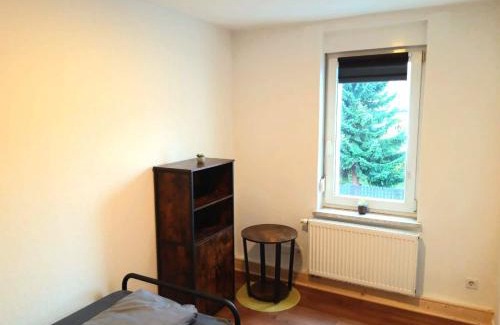 Grossrohrsdorf Apartamento | Seyfarthrooms - Monteurwohnung Großröhrsdorf 1 - zentrale Lage, gute Anbindung, voll ausgestattet