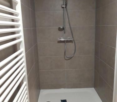 Grossrohrsdorf Apartamento | Seyfarthrooms - Monteurwohnung Großröhrsdorf 4 - zentrale Lage, gute Anbindung, ideal für 2 Personen
