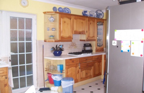 Baglan Casa | Sha's Pad, BOOKING BY ROOM, ROOM 3, SINGLE - shared shower room with 1 other