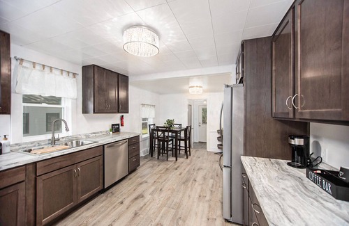 Wolf Lake Casa | Shabby Chic Bungalow