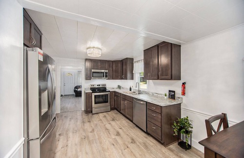 Wolf Lake Casa | Shabby Chic Bungalow