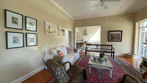 Oudtshoorn Casa | Shades of Africa