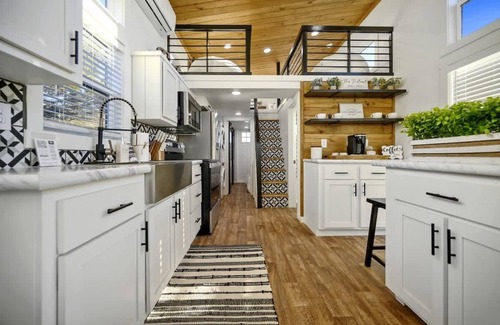 Clayton Cabina | Shadowrock - Luxury Tiny Home with Amazing Views