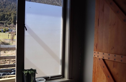 Tongariro National Park Cabina | Shadows Hut! Your ultimate mountain escape! Pet Friendly! World heritage site!