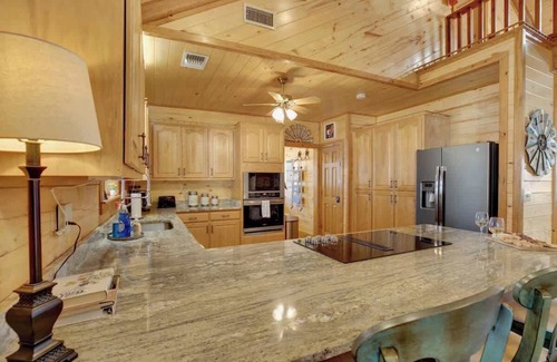 Fredericksburg Casa | Shady Lane Lodge - Near Town & Wheelchair Access