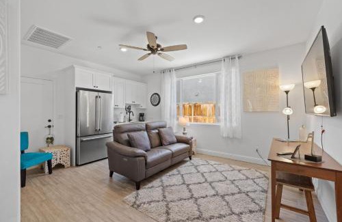 Greenacres Casa | Shafter Basecamp - Movie Nights & WWII Planes