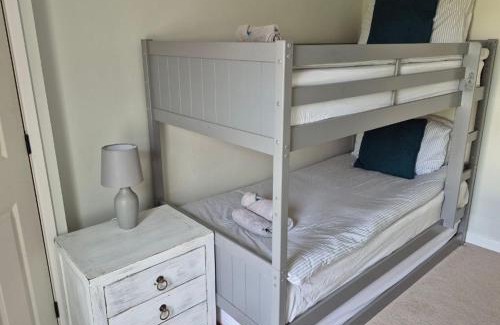 Salisbury Casa | 'Shakespeare Cottage' - Free Parking near Salisbury Railway Station & Walk to City