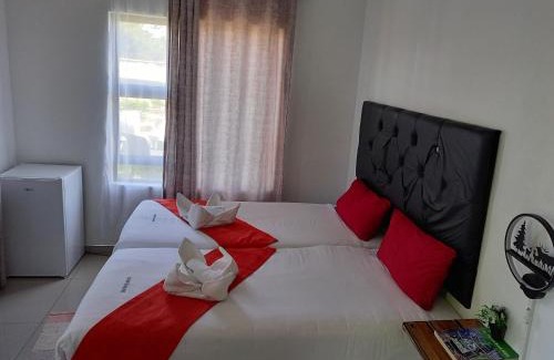 Kasane Casa | Shalakwe Hills-Inn Guesthouse Kasane