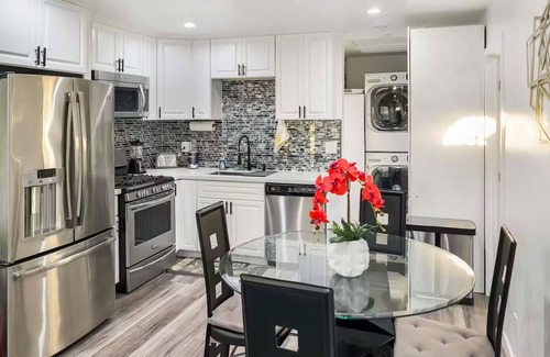 Riverside Casa | Shalimar Retreat, Large Pool, Hot Tub, Game Room, Backyard, 5 Bdrooms, BBQ Grill