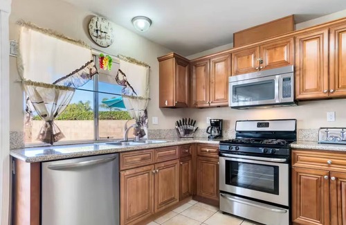 Riverside Casa | Shalimar Retreat, Large Pool, Hot Tub, Game Room, Backyard, 5 Bdrooms, BBQ Grill