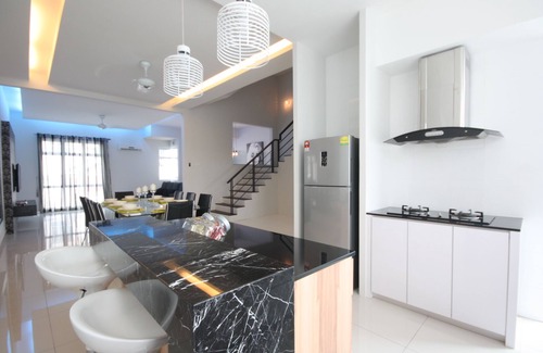 Tanjung Bungah Casa | Shamrock Beach Villas Seaview 15