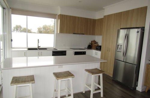 Minlacowie Casa | Shane's Shack - Absolute beachfront! Panoramic sea views! Free WiFi!