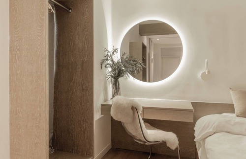 Jing'an Casa | Shanghai Hills & Gefii Fifty Shades of Grey close to Jing'an Temple